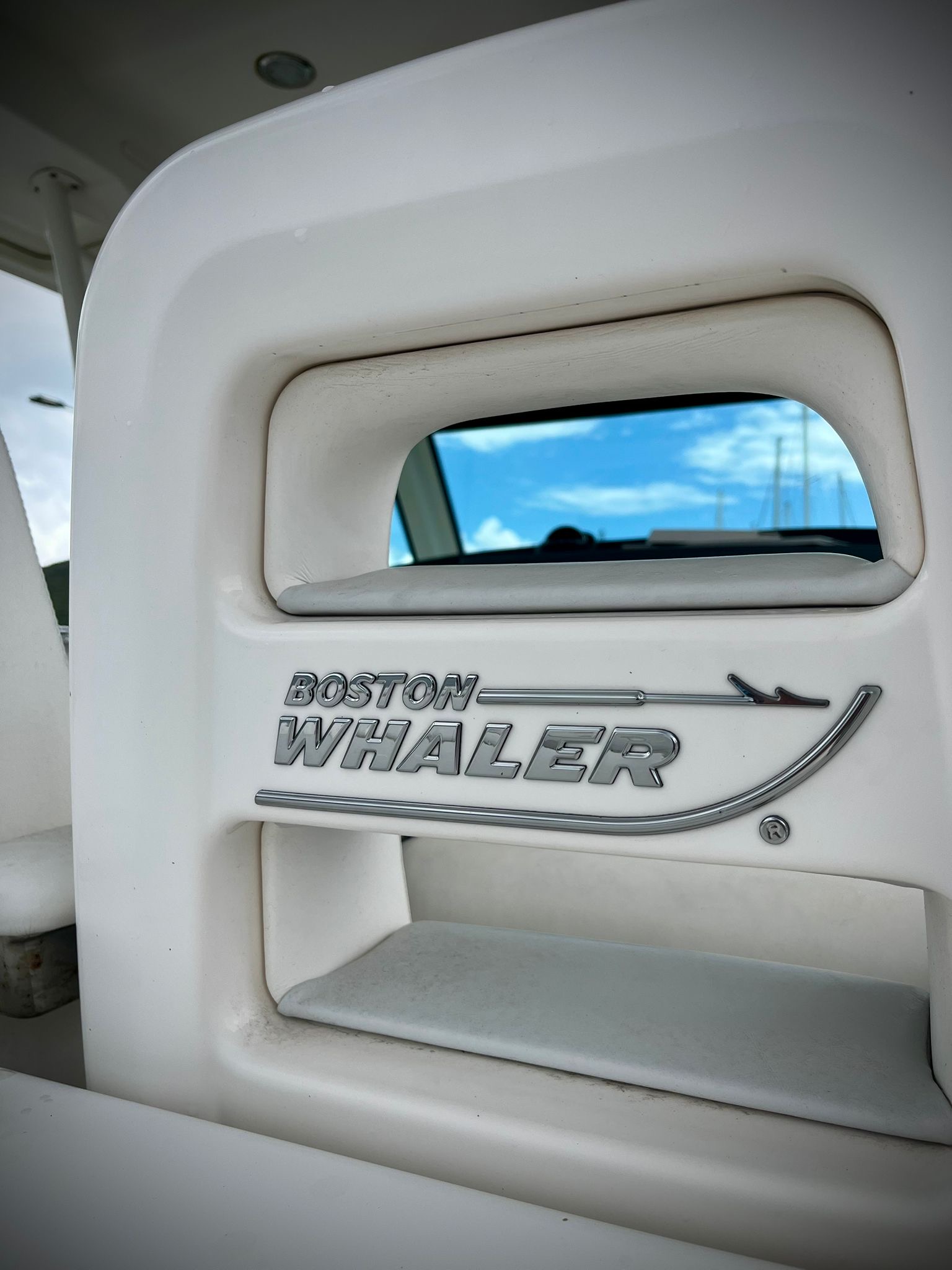 Boston Whaler 37' image 3